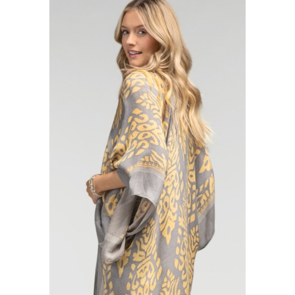 SOLD OUT Gray & Yellow Damask Print Pompom Trim Bohemian Kimono Wrap Coverup - Picture 4 of 5